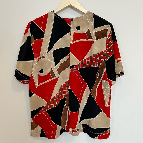 ABSTRACT Vintage Blouse Short Sleeves Black Red Tan Size Large Retro Print - Picture 9 of 10